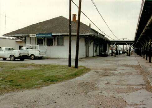 depot_16.jpg (19468 bytes)