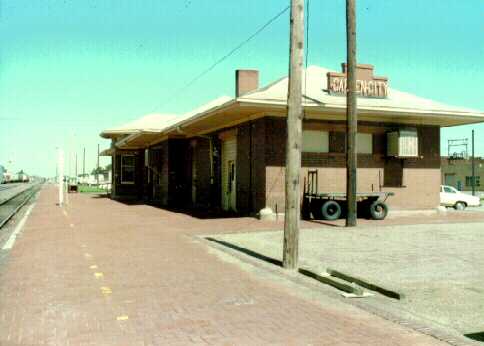 depot_25.jpg (16825 bytes)